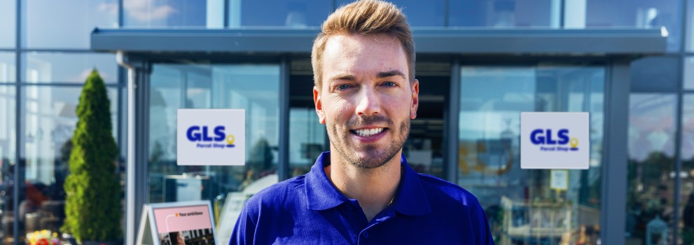 Delivery driver close-up 